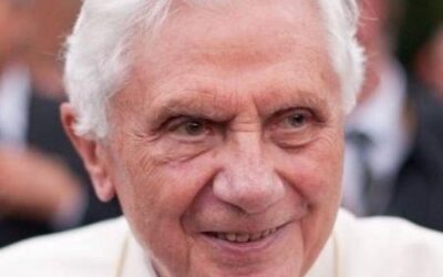 Morre Bento XVI